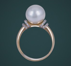 Кольцо с жемчугом к-110658жб: белый морской жемчуг, золото 585°